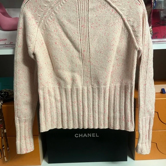 Autumn cashmere sweater- cream with subtle small hot pink spot-great cond Xsmall